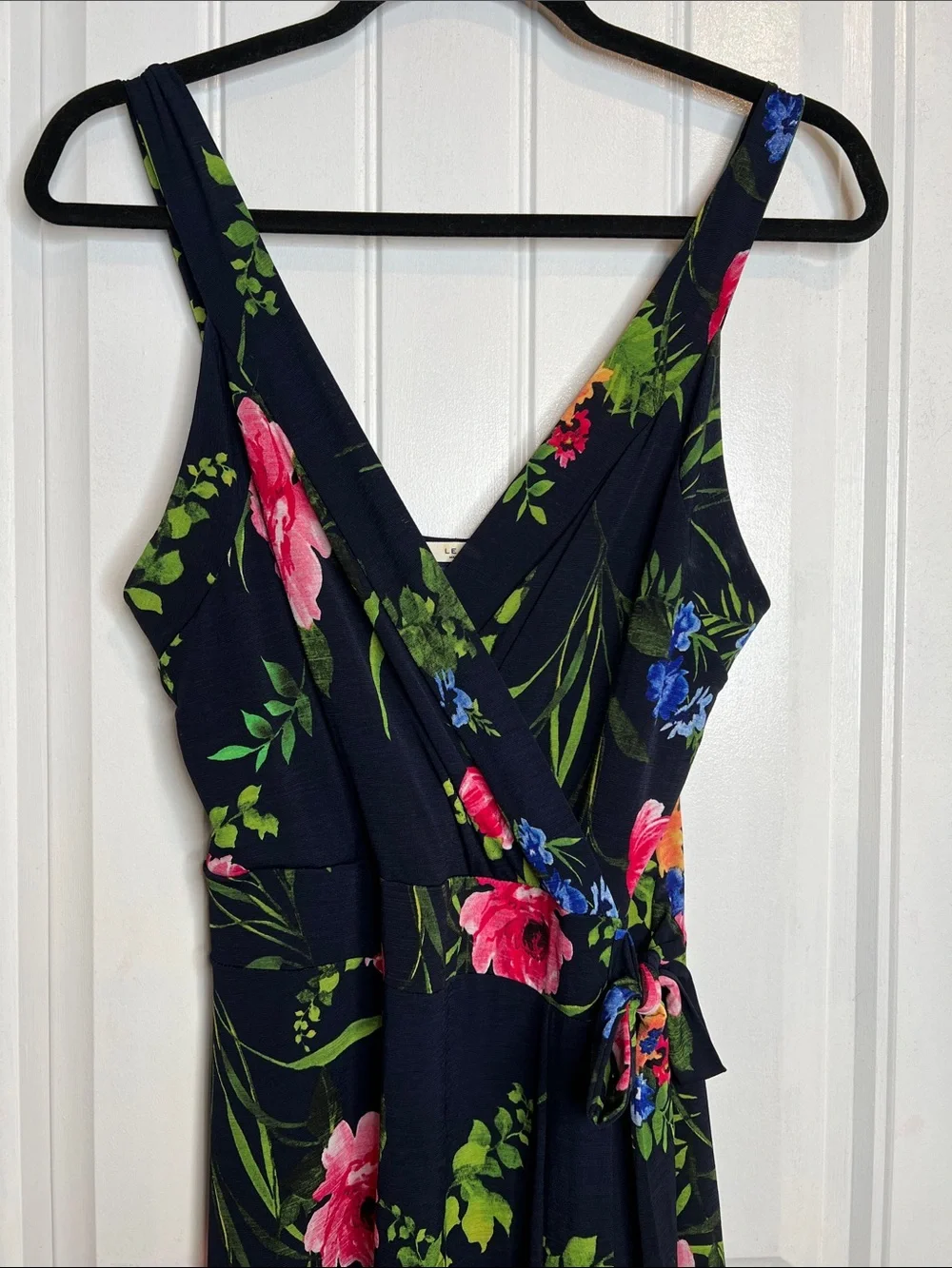 Le Lis Women’s Navy Faux Wrap Floral Print Maxi Dress. Size Medium. - Picture 6 of 12